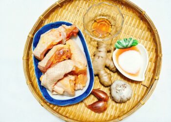 Nguyên liệu nấu món gà kho gừng