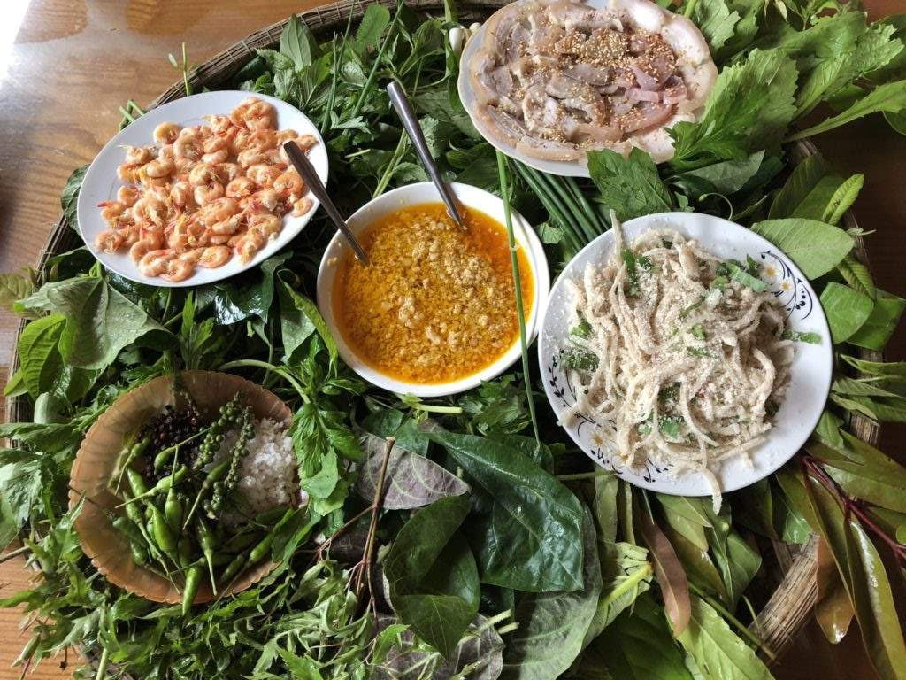 Lẩu lá rừng - Món ăn ngon tại Đắk Lắk