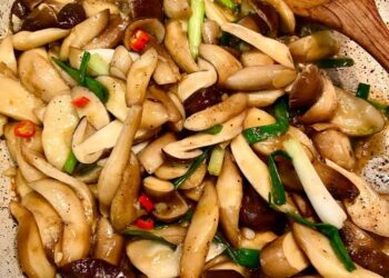 Nấm mối xào tỏi