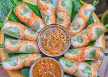 Gỏi cuốn tôm nhảy
