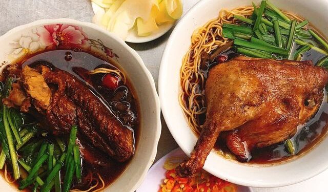 Mì vịt tiềm - 10 món ăn ngon huyện Hóc Môn
