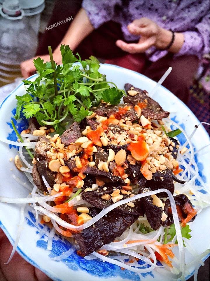 Nộm bà gù - 10 món ăn ngon Nam Định
