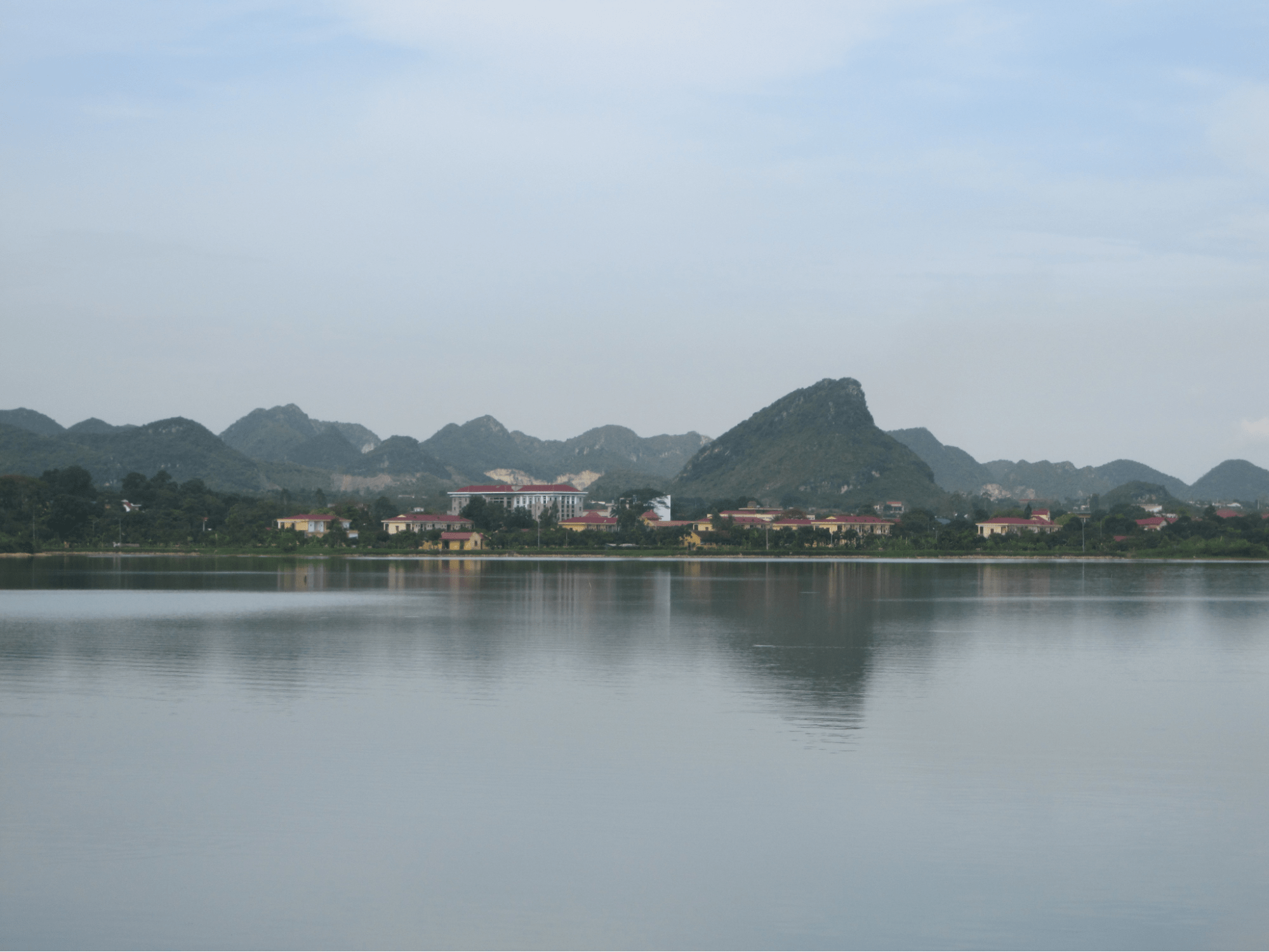 Hồ Yên Thắng